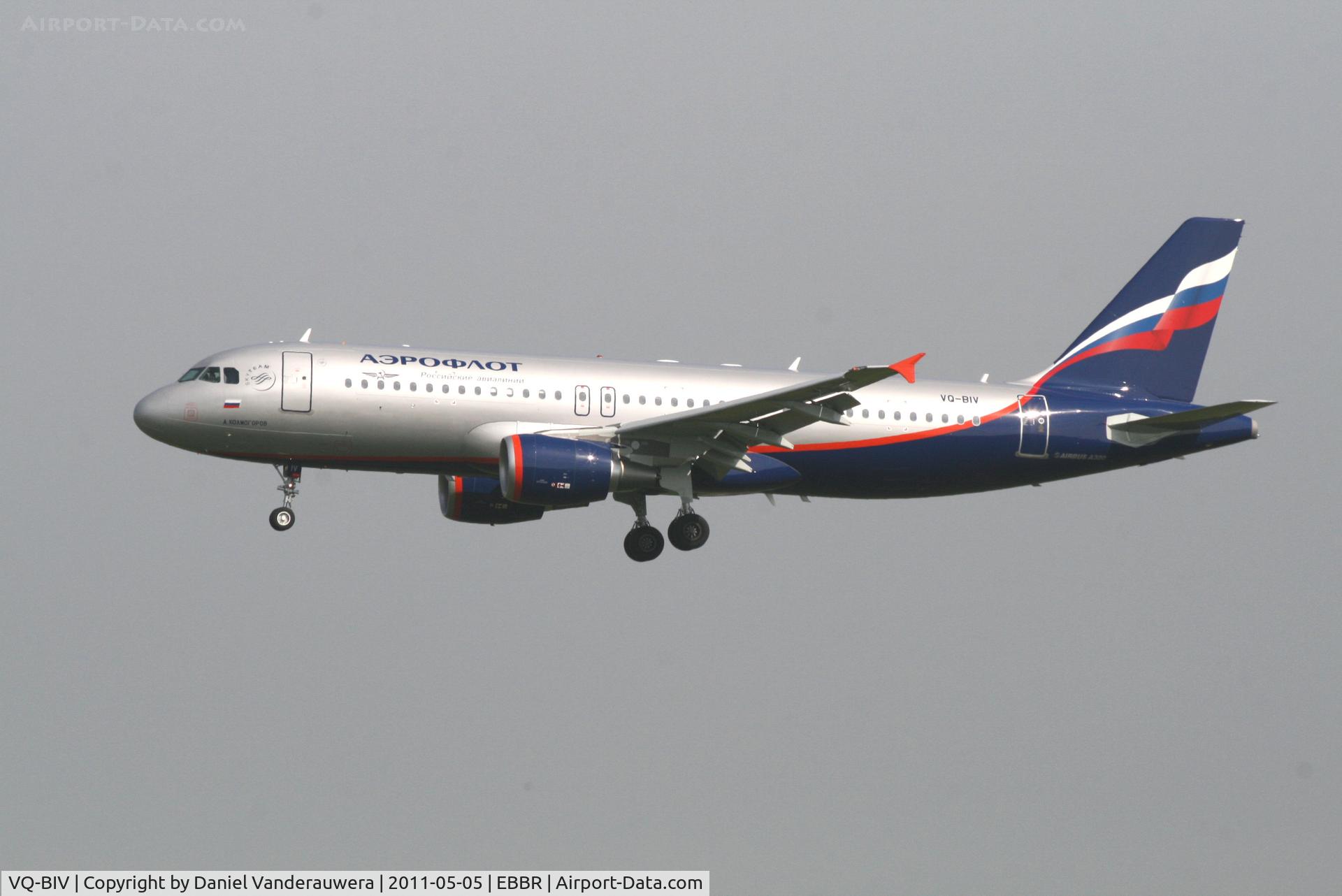 VQ-BIV, 2011 Airbus A320-214 C/N 4649, Flight SU235 is descending to RWY 25L