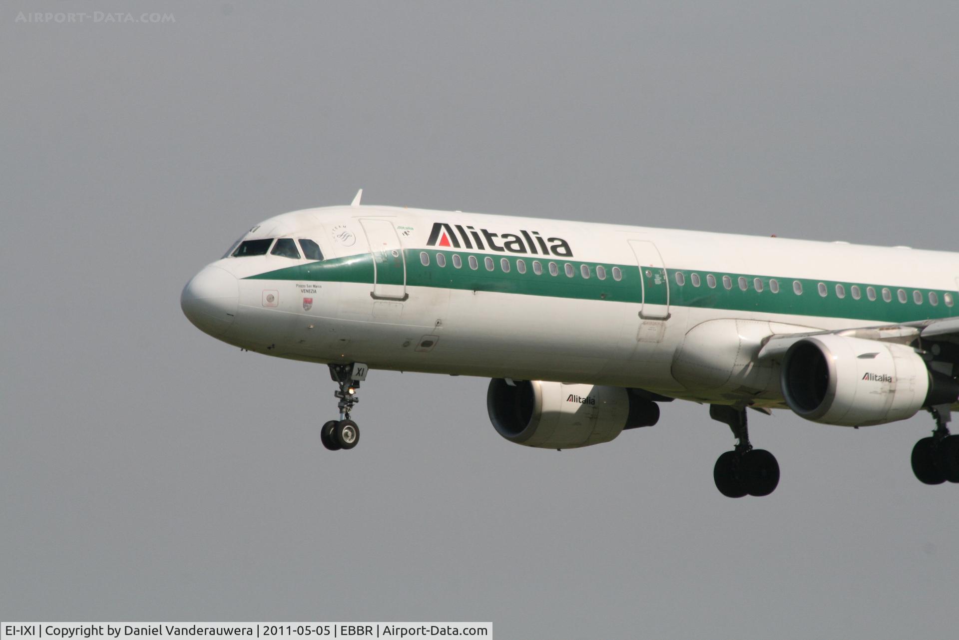 EI-IXI, 1994 Airbus A321-112 C/N 494, Arrival if flight AZ156 to RWY 25L
