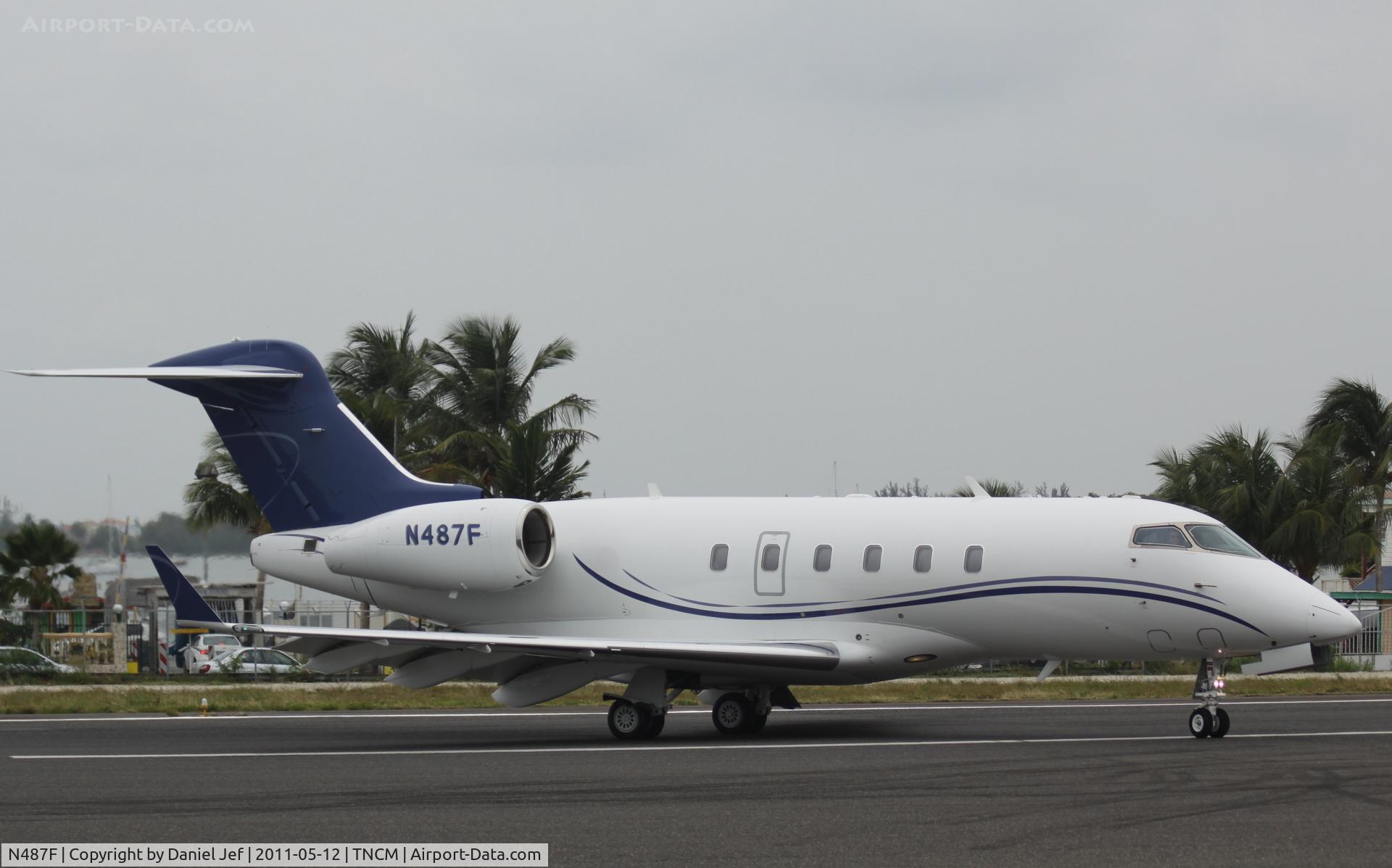 N487F, 2007 Bombardier Challenger 300 (BD-100-1A10) C/N 20152, N487F landing at TNCM