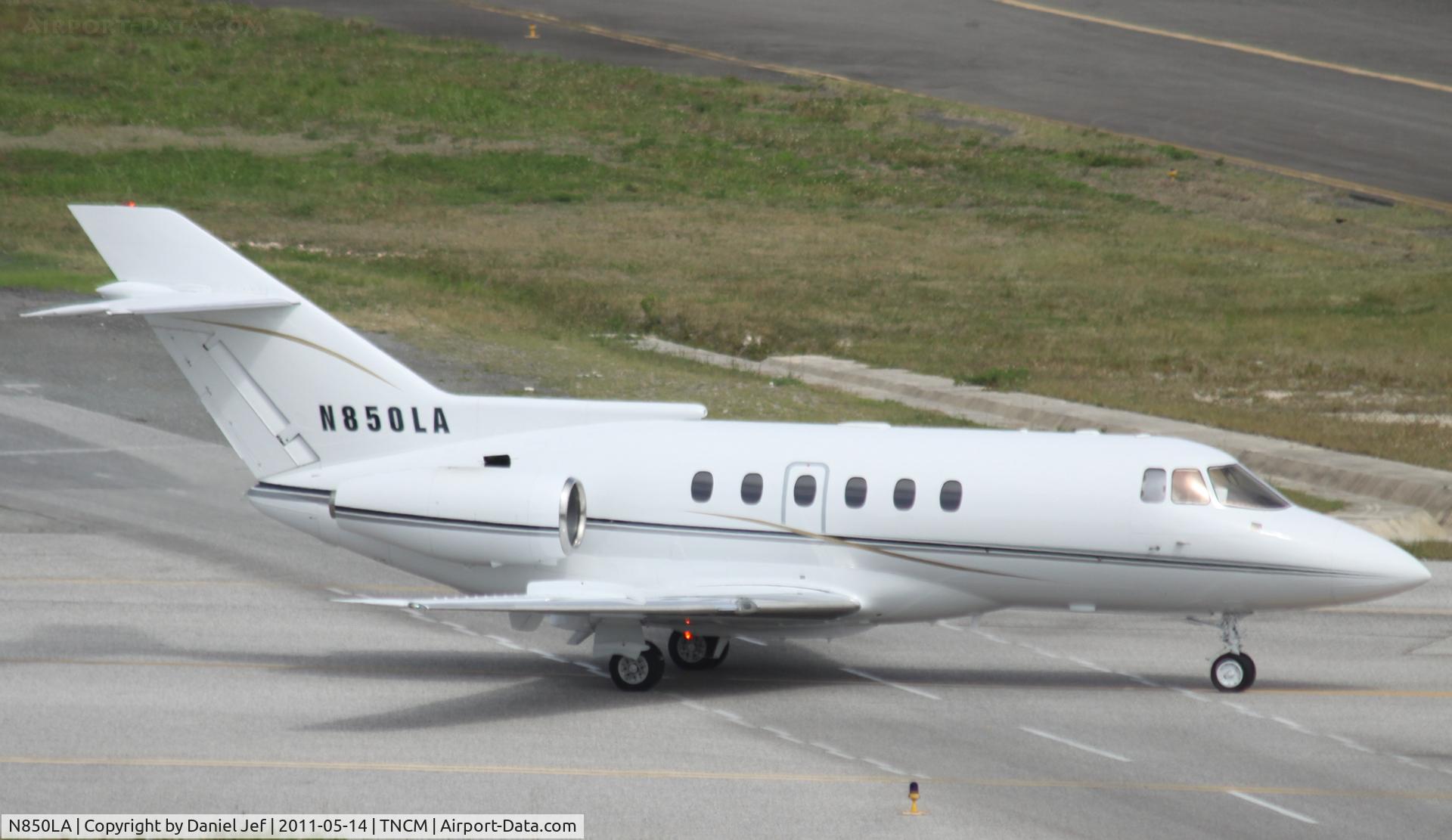 N850LA, 1984 British Aerospace BAe.125 Series 800A C/N 258008, N850LA taxin at TNCM