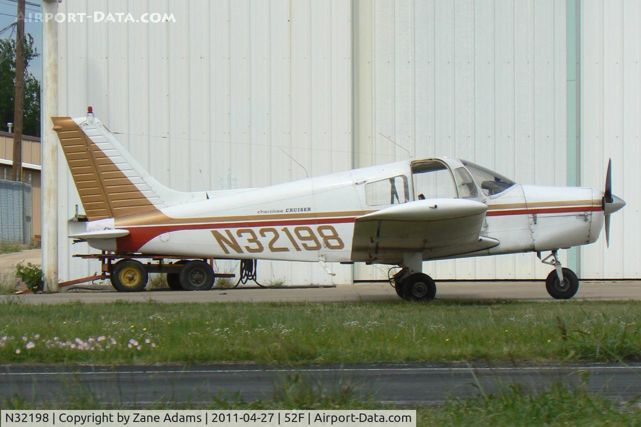 N32198, 1974 Piper PA-28-140 Cherokee C/N 28-7525035, At Northwest Regional Airport (Aero Valley)