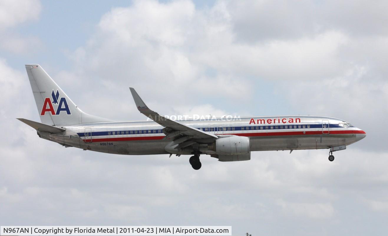 N967AN, 2001 Boeing 737-823 C/N 29545, American 737-800