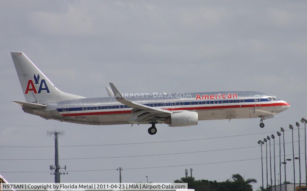 N973AN, 2001 Boeing 737-823 C/N 29548, American 737-800