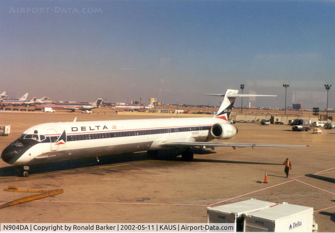 N904DA, 1995 McDonnell Douglas MD-90-30 C/N 53384, Austin, TX