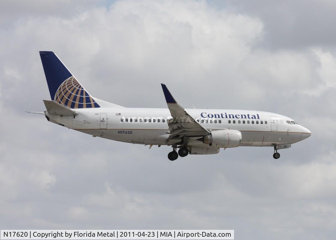 N17620, 1994 Boeing 737-524 C/N 27333, Continental 737-500
