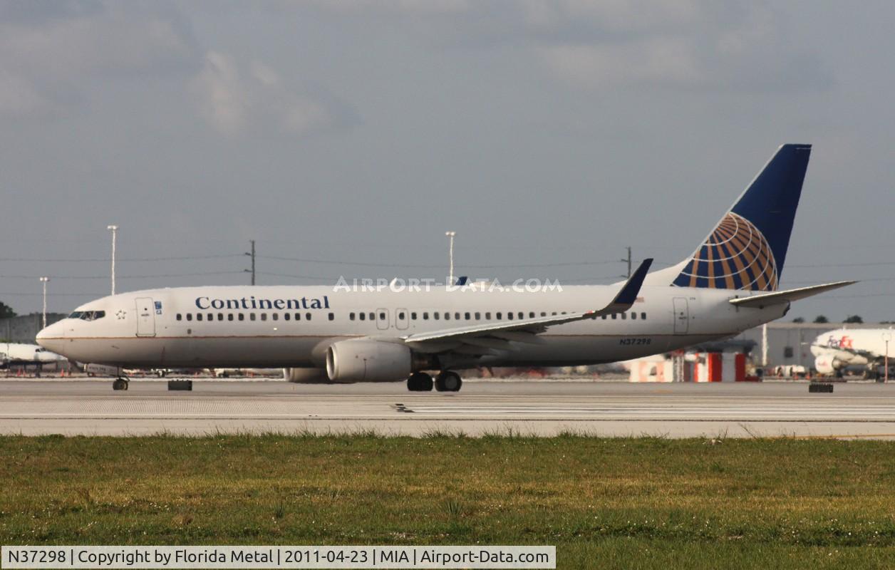 N37298, 2005 Boeing 737-824 C/N 34004, Continental 737-800