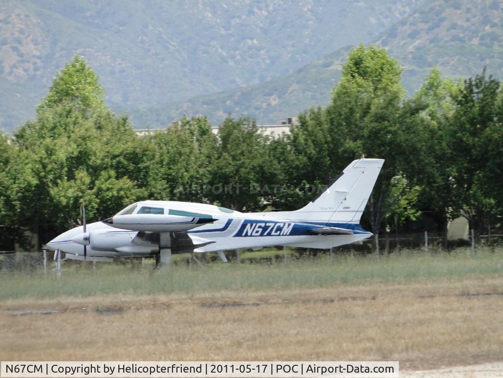 N67CM, 1973 Cessna 310Q C/N 310Q0977, Starting westbound roll for take off on runway 26L