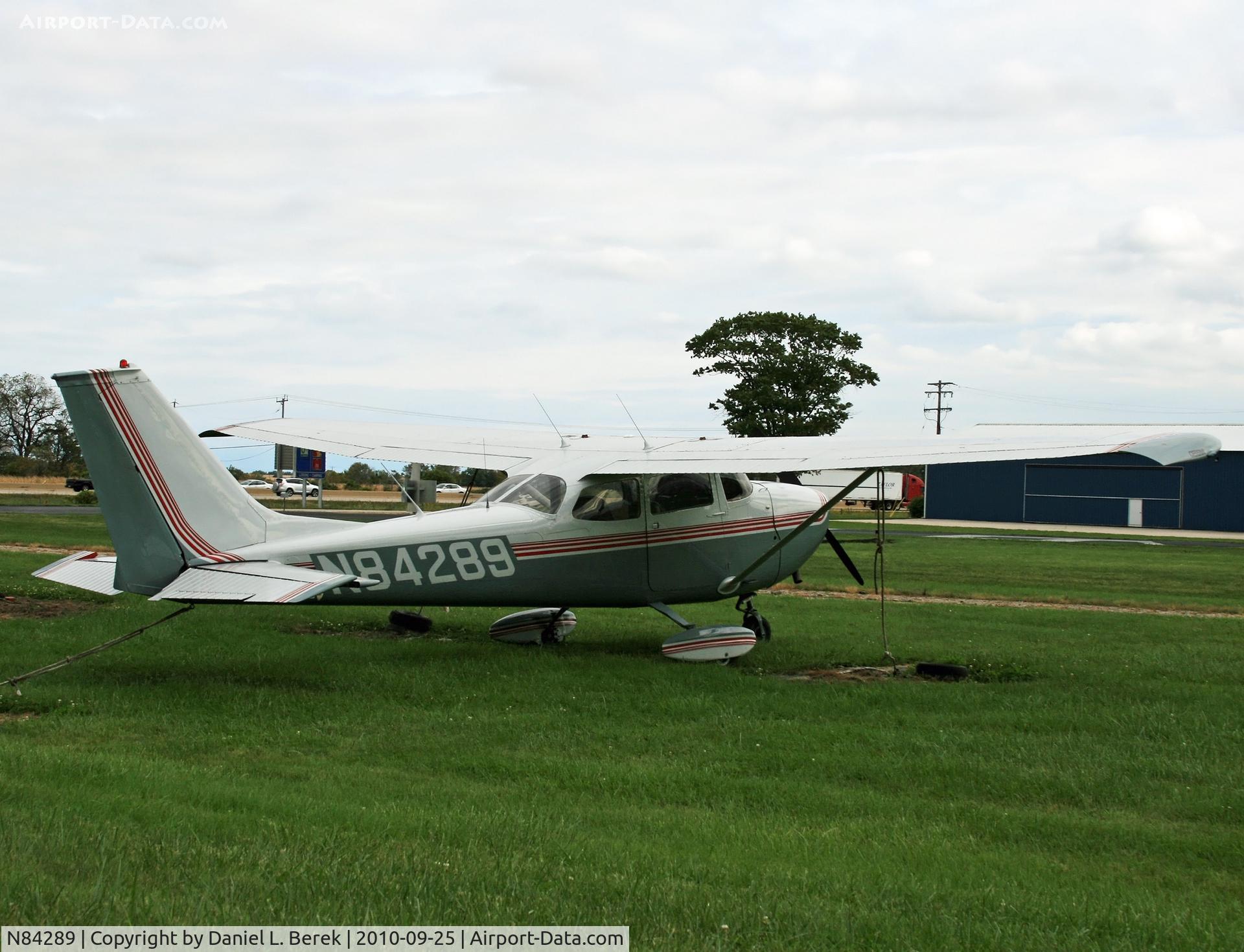 N84289, 1969 Cessna 172K Skyhawk C/N 17258410, Built in 1969 and still looking fresh.
