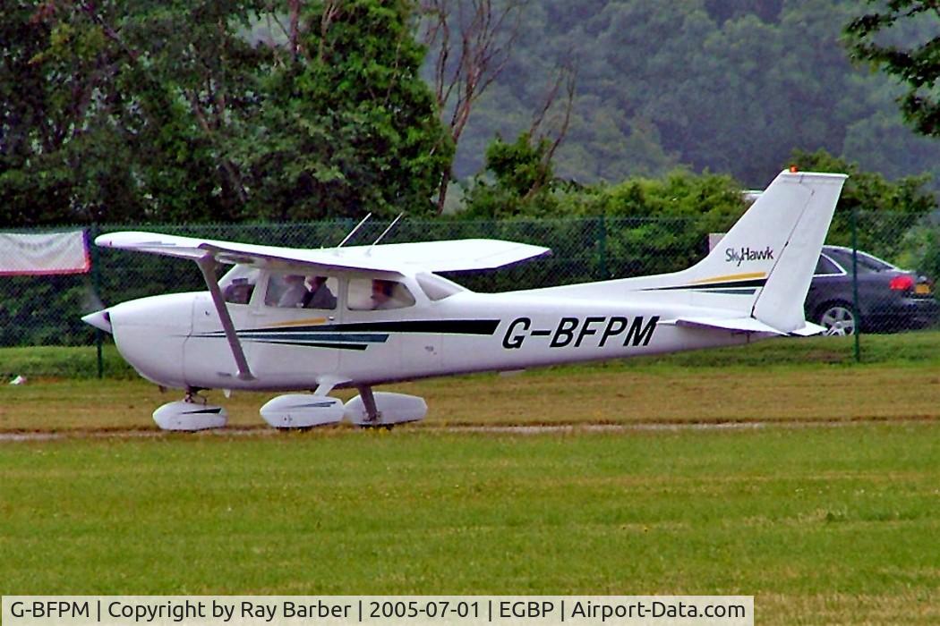 G-BFPM, 1975 Reims F172M Skyhawk Skyhawk C/N 1384, R/Cessna F.172M Skyhawk [1384] Kemble~G 01/07/2005