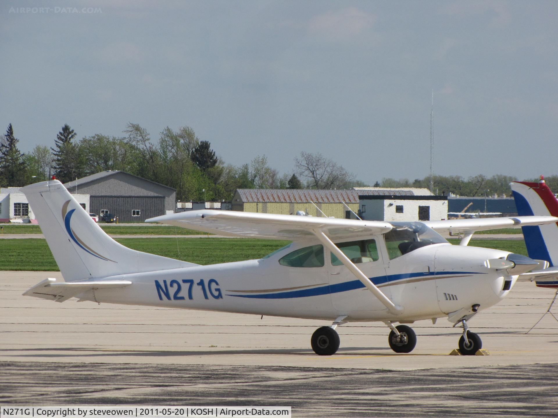 N271G, Cessna 182N Skylane C/N 18260811, Basler ramp KOSH
