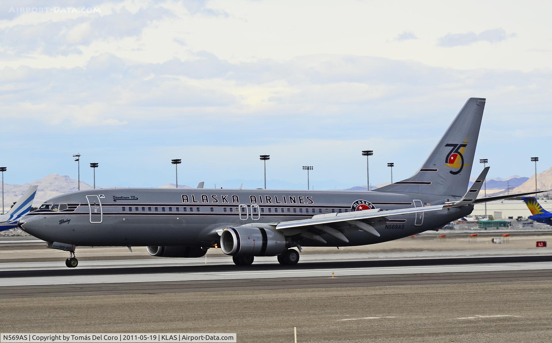 N569AS, 2007 Boeing 737-890 C/N 35184, Alaska Airlines Boeing 737-890 N569AS (cn 35184/2192)

Las Vegas - McCarran International (LAS / KLAS)
USA - Nevada, May 19, 2011
Photo: Tomás Del Coro