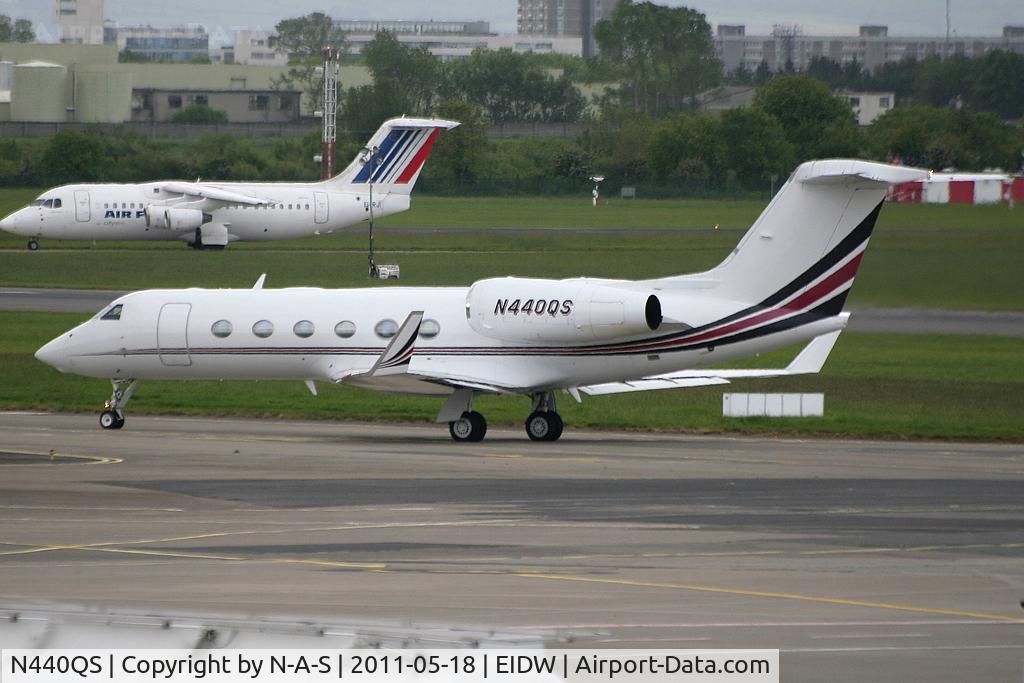 N440QS, 2005 Gulfstream Aerospace GIV-X (G450) C/N 4025, Heading for Departure