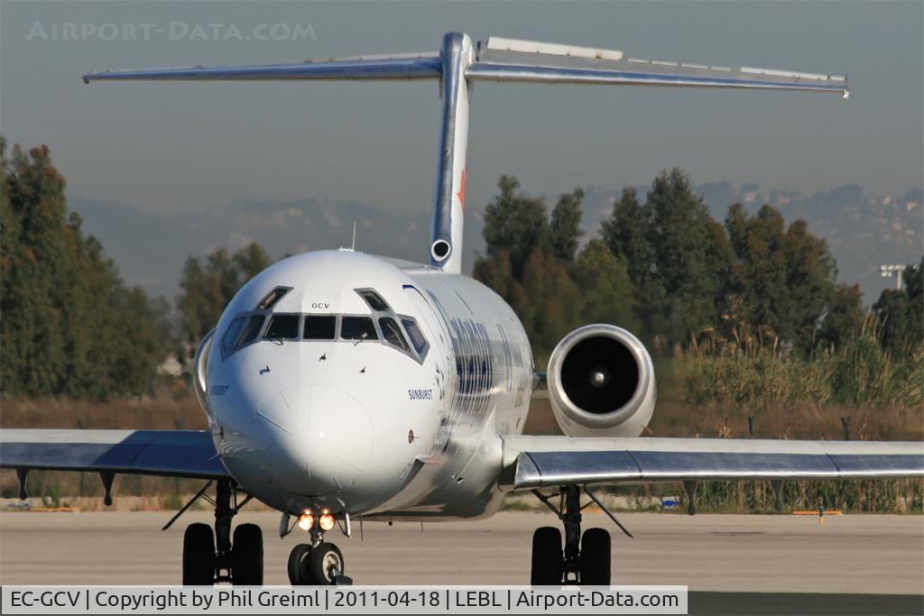 EC-GCV, 1992 McDonnell Douglas MD-82 (DC-9-82) C/N 53165, Face to face to this MD-82.