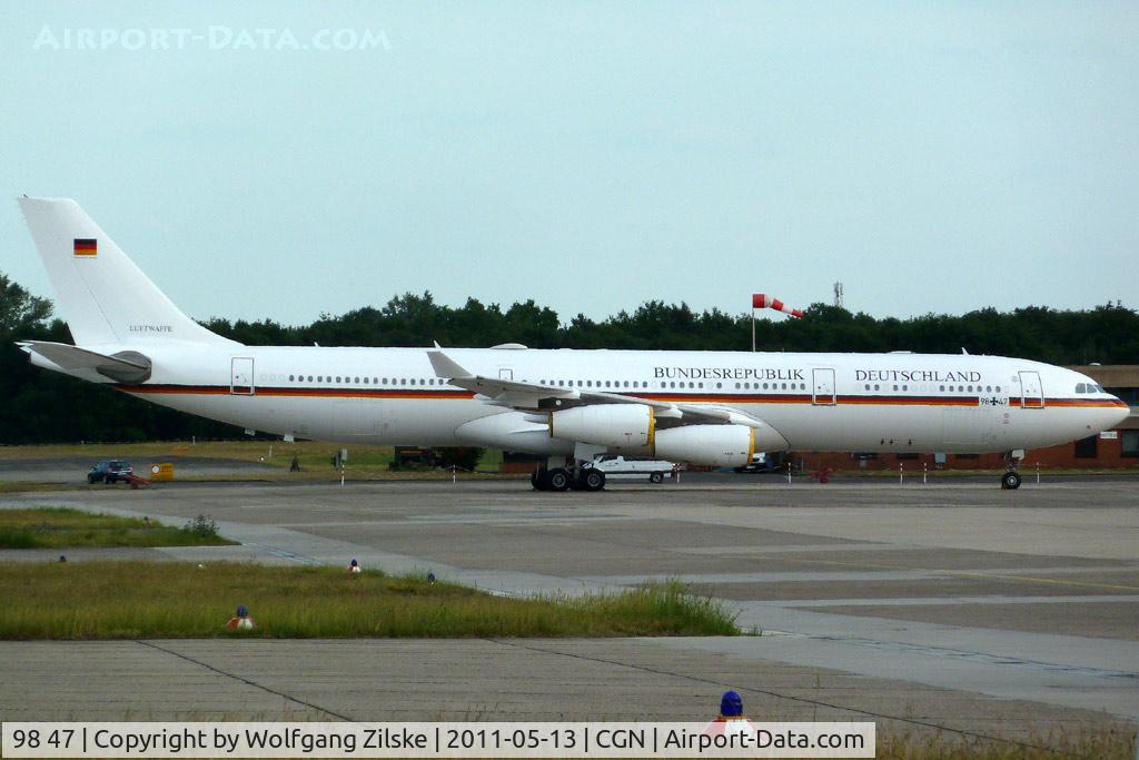 98 47, 1999 Airbus A340-313X C/N 274, visitor