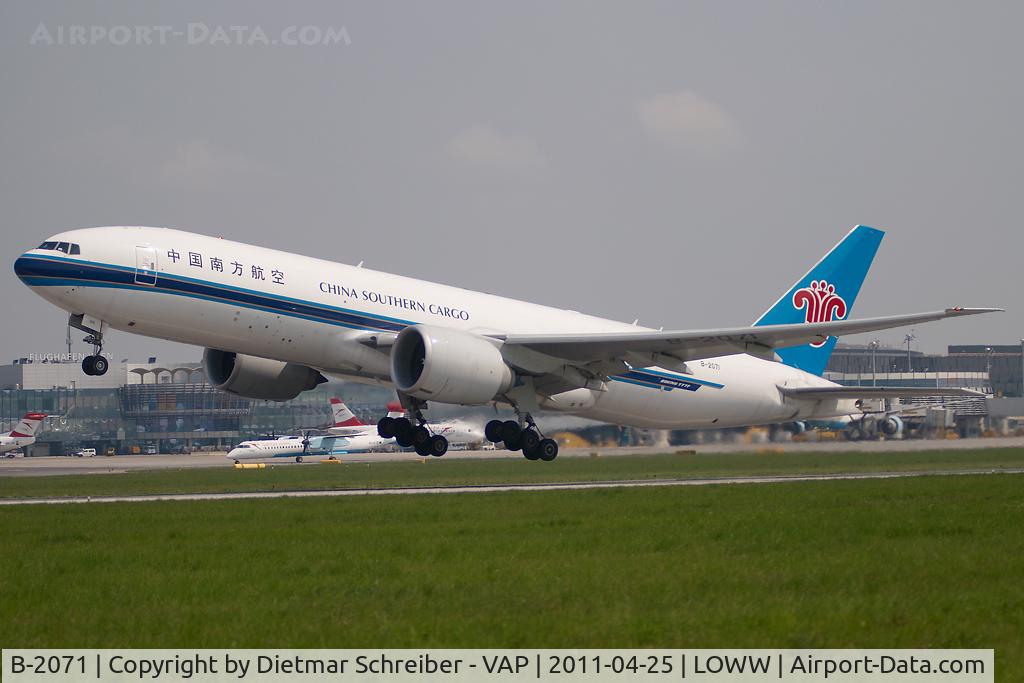 B-2071, 2009 Boeing 777-F1B C/N 37309, China Southern Boeing 777-200