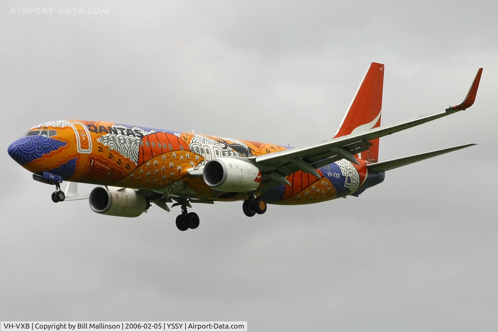 VH-VXB, 2001 Boeing 737-838 C/N 30101, finals to 07