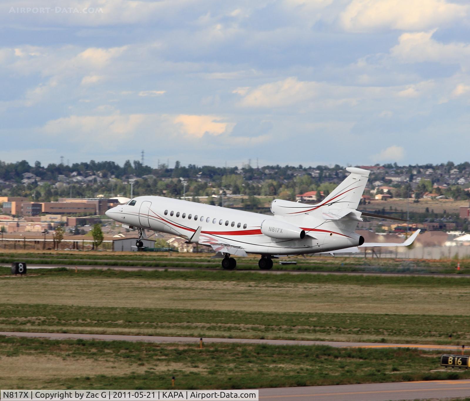 N817X, 2009 Dassault Falcon 7X C/N 51, Touch down on 35R.