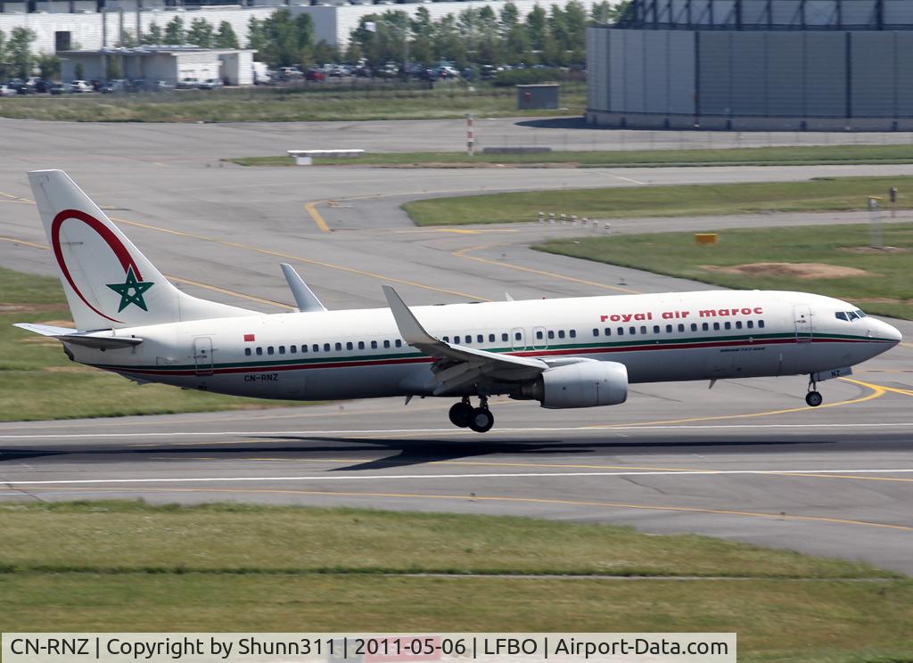 CN-RNZ, 2002 Boeing 737-8B6 C/N 33058, Landing rwy 14R