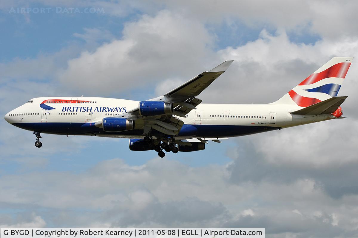 G-BYGD, 1999 Boeing 747-436 C/N 28857, On approach to 27L