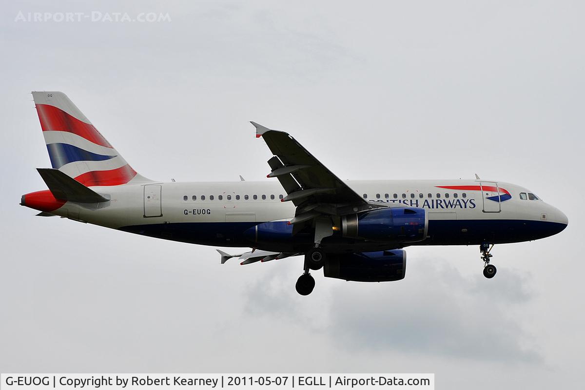 G-EUOG, 2001 Airbus A319-131 C/N 1594, On approach to r/w 09L