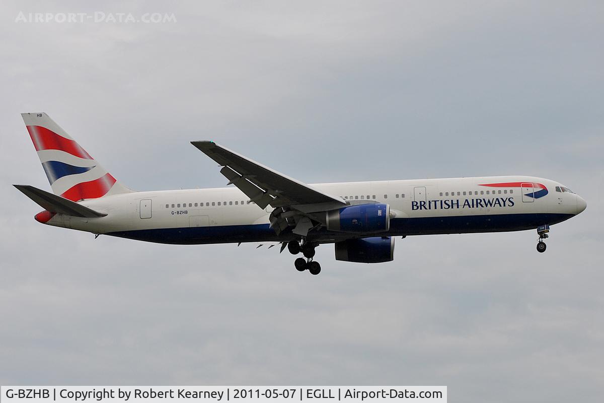 G-BZHB, 1998 Boeing 767-336 C/N 29231, On approach to r/w 09L