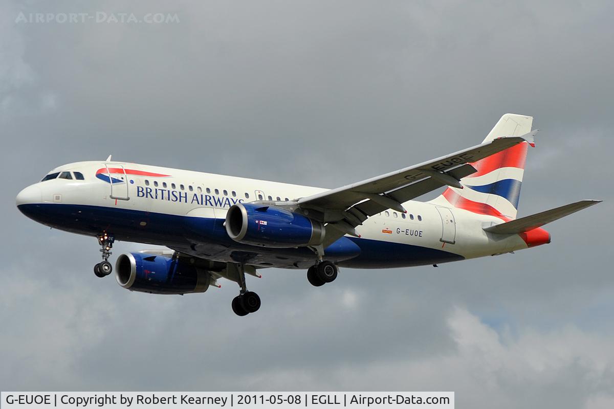 G-EUOE, 2001 Airbus A319-131 C/N 1574, On approach to r/w 27L
