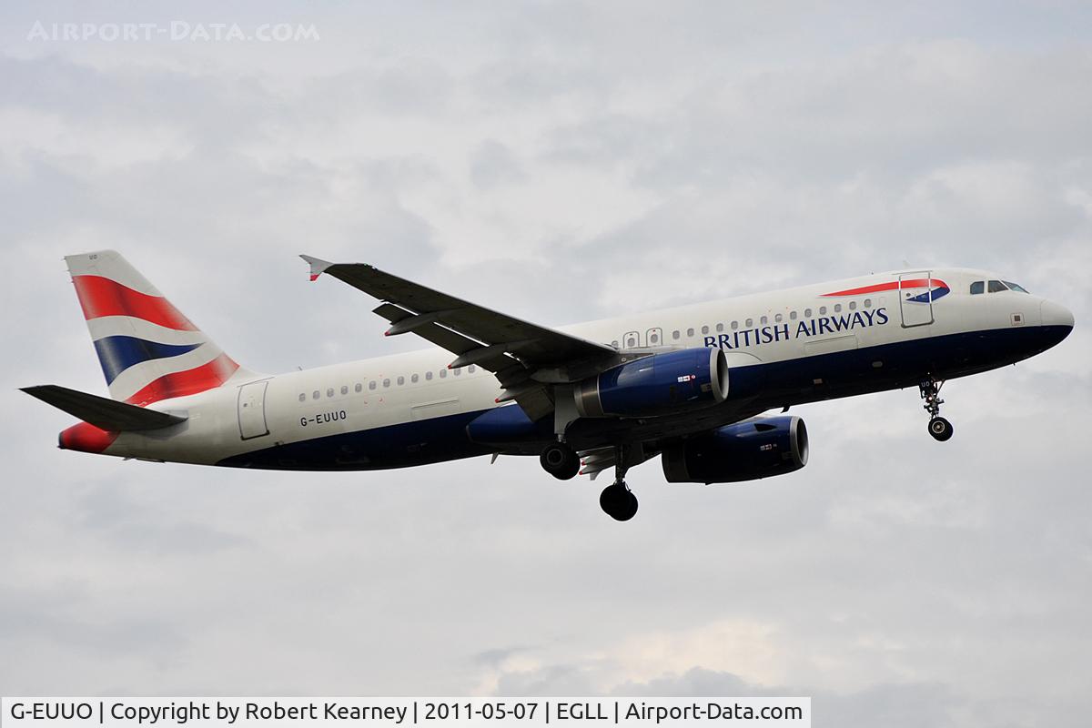 G-EUUO, 2003 Airbus A320-232 C/N 1958, On approach to r/w 09L