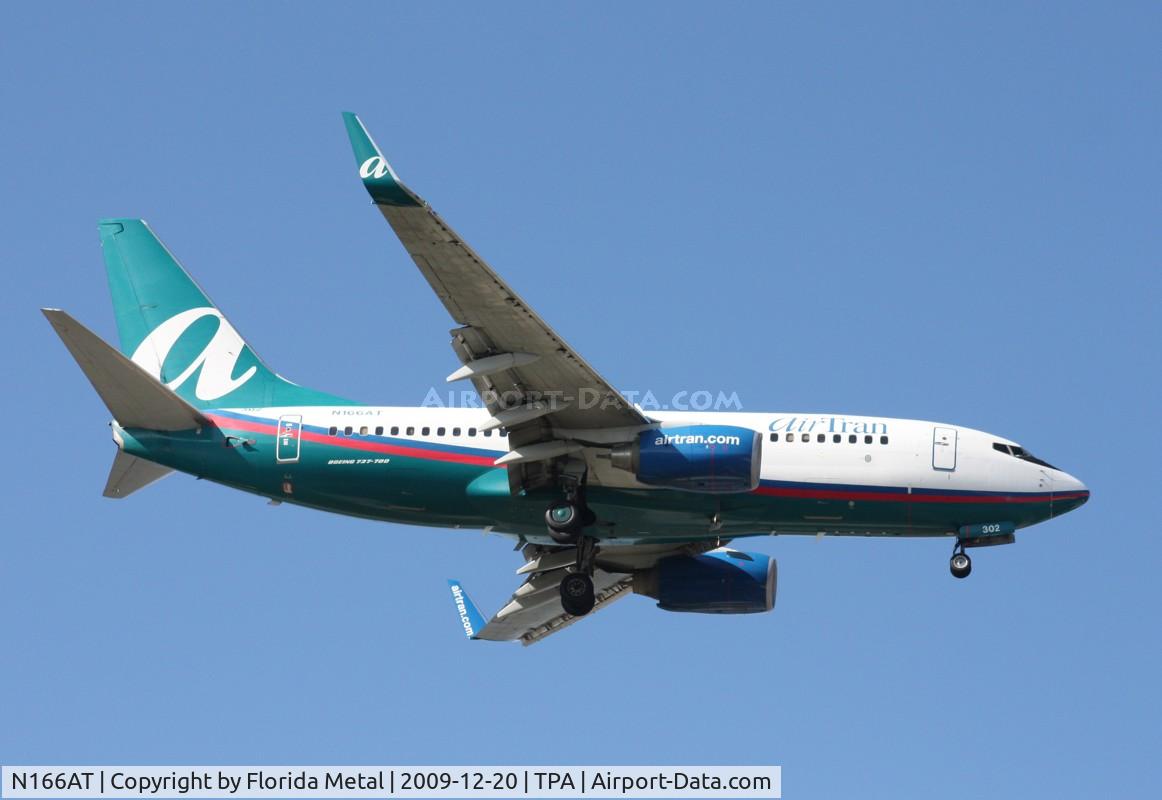 N166AT, 2004 Boeing 737-7BD C/N 33917, Air Tran 737