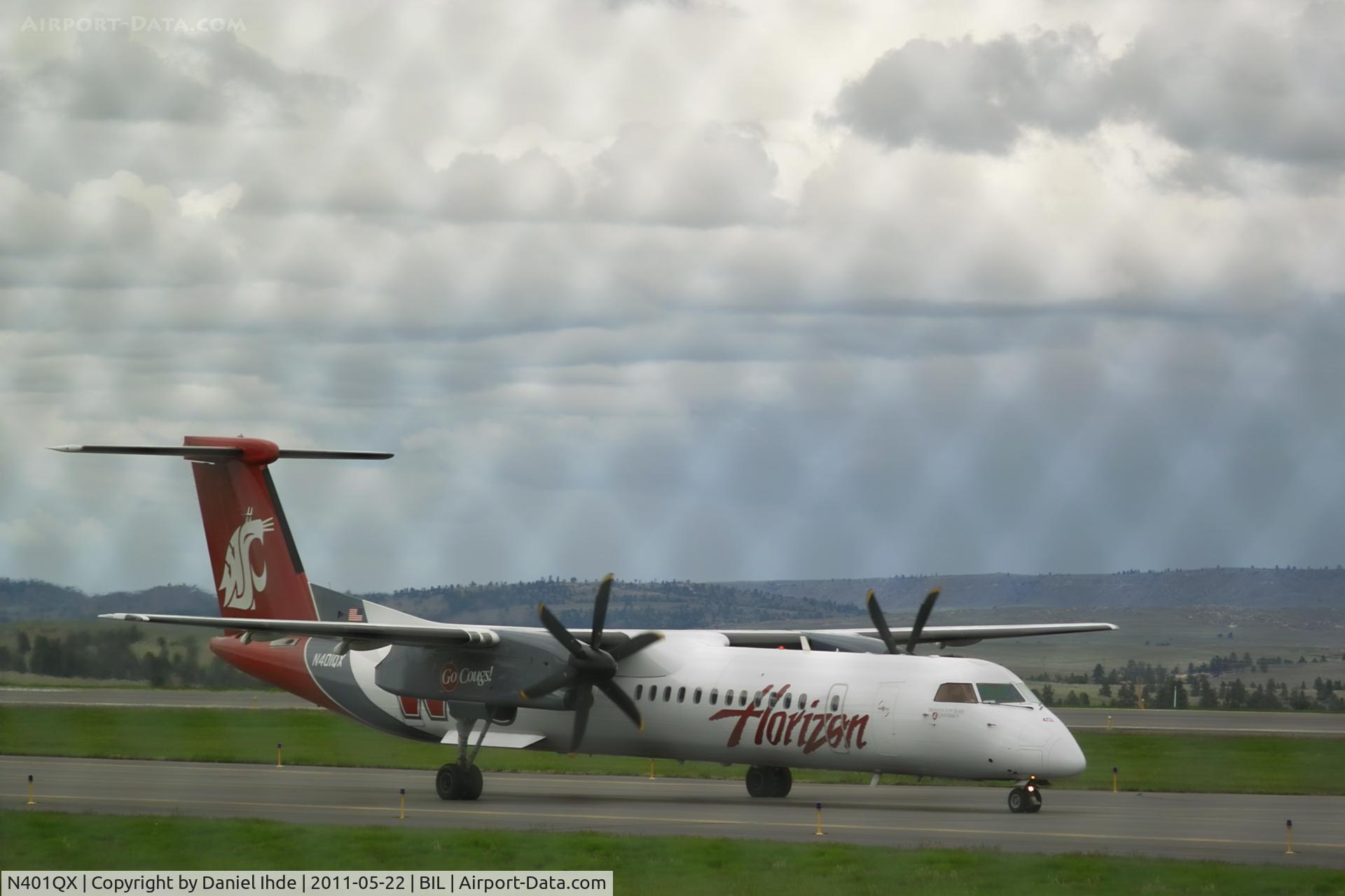 N401QX, 2001 De Havilland Canada DHC-8-402 Dash 8 C/N 4031, Go Coug's