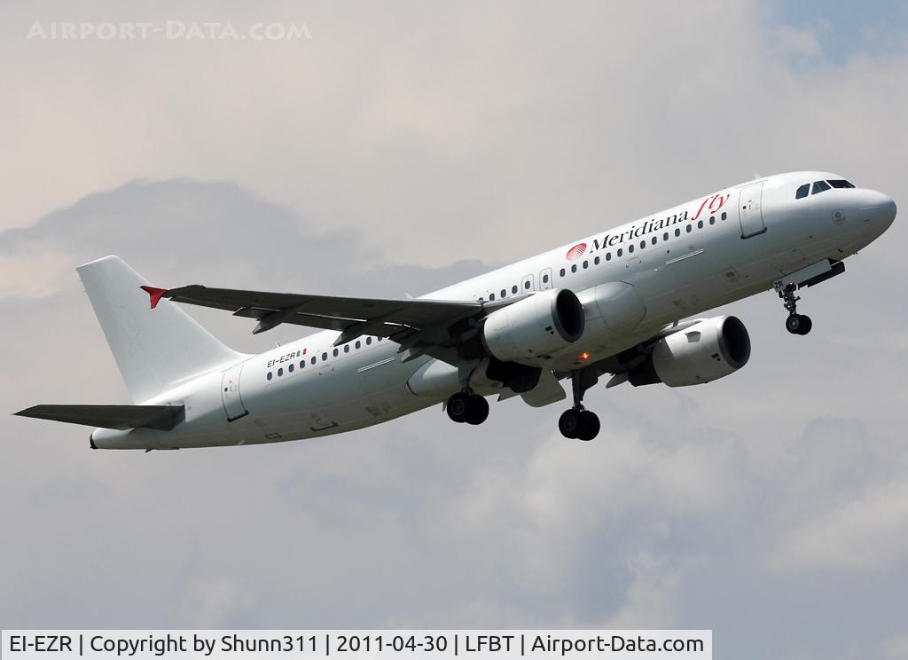 EI-EZR, 2000 Airbus A320-214 C/N 1198, Taking off rwy 02