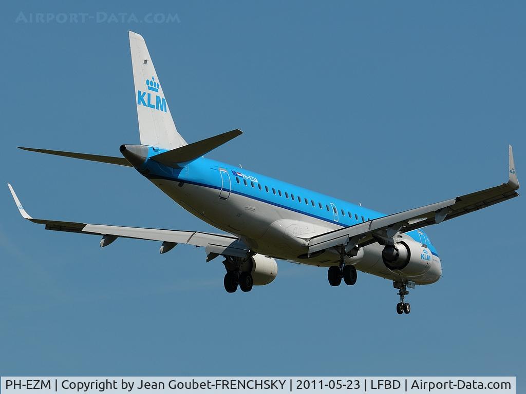 PH-EZM, 2010 Embraer 190LR (ERJ-190-100LR) C/N 19000338, KLM landing 05