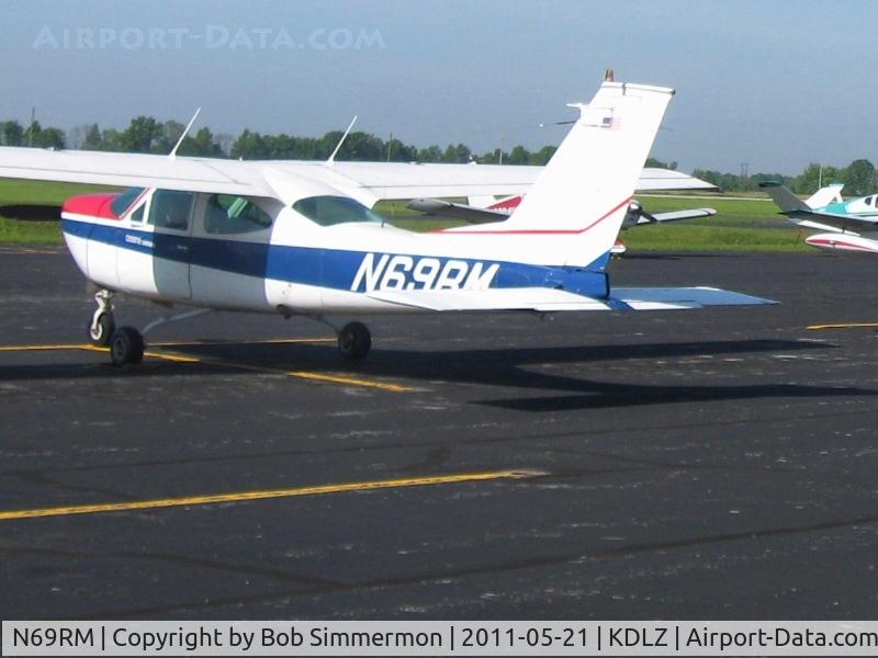 N69RM, 1977 Cessna 177RG Cardinal C/N 177RG1204, On the ramp at Delaware, Ohio during the EAA breakfast fly-in.