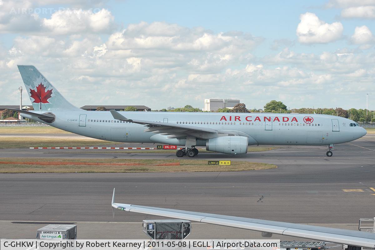 C-GHKW, 2001 Airbus A330-343 C/N 0408, Taxiing back after landing on 27R