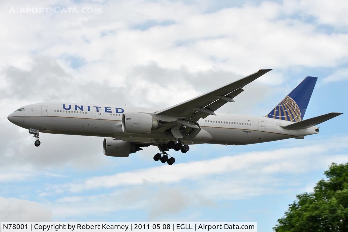 N78001, 1998 Boeing 777-224 C/N 27577, Approaching r/w 27L