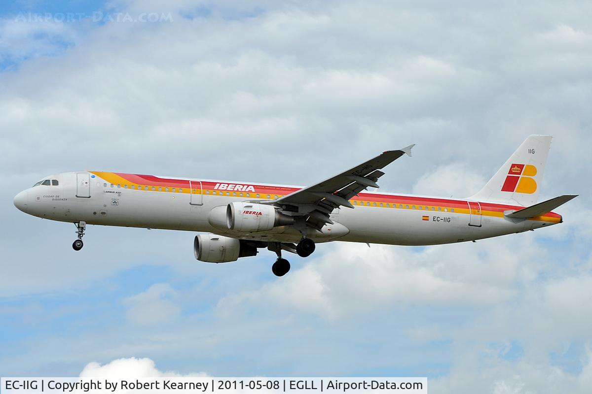 EC-IIG, 2001 Airbus A321-211 C/N 1554, Approaching r/w 27L