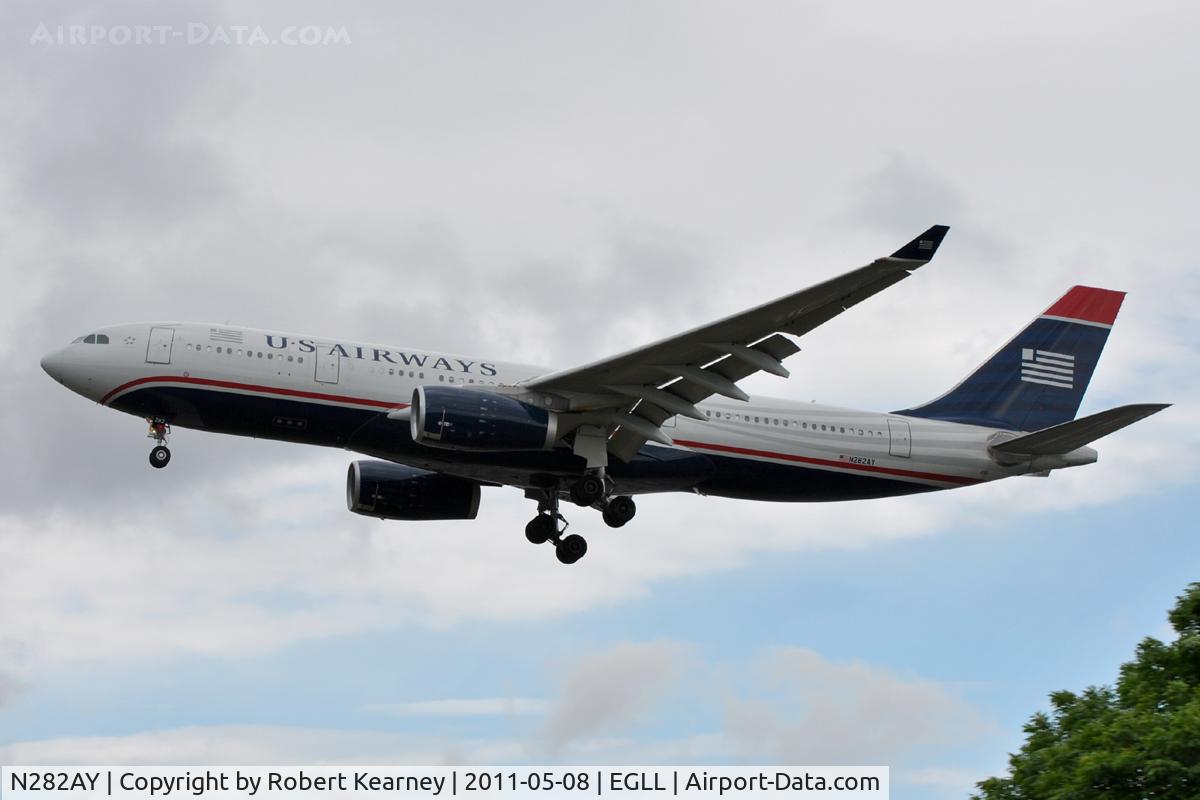 N282AY, 2009 Airbus A330-243 C/N 1069, Approaching r/w 27L