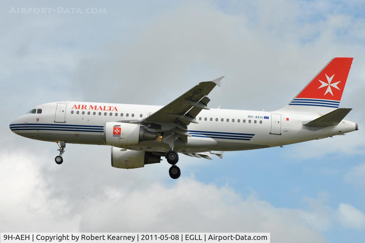 9H-AEH, 2004 Airbus A319-111 C/N 2122, Approaching r/w 27L