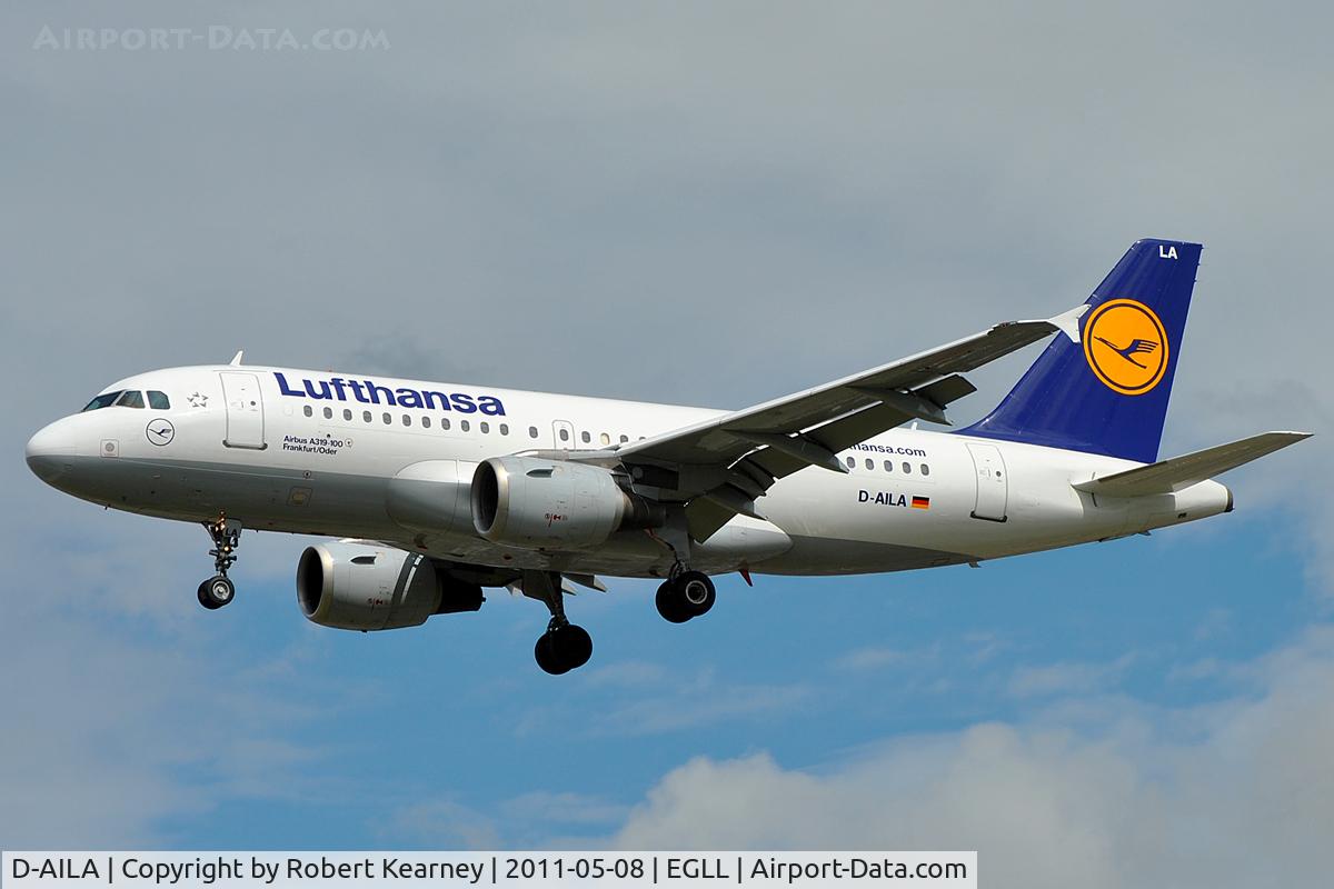D-AILA, 1996 Airbus A319-114 C/N 609, Approaching r/w 27L
