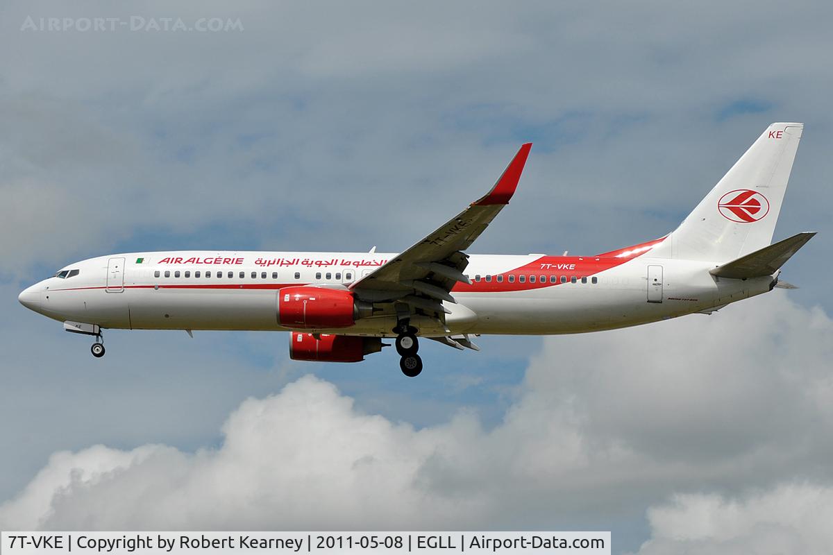 7T-VKE, 2010 Boeing 737-8D6 C/N 40859, Approaching r/w 27L