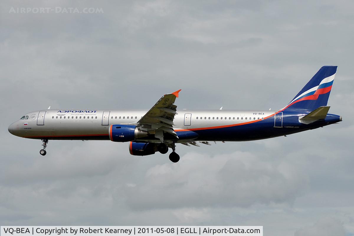 VQ-BEA, 2009 Airbus A321-211 C/N 4058, Approaching r/w 27L