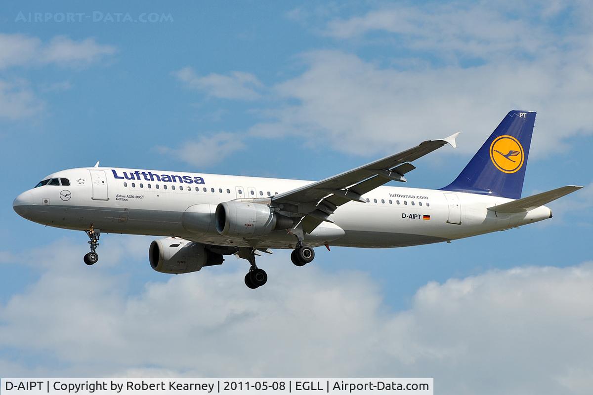 D-AIPT, 1990 Airbus A320-211 C/N 117, Approaching r/w 27L