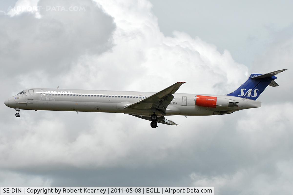SE-DIN, 1990 McDonnell Douglas MD-82 (DC-9-82) C/N 49999, Approaching r/w 27L