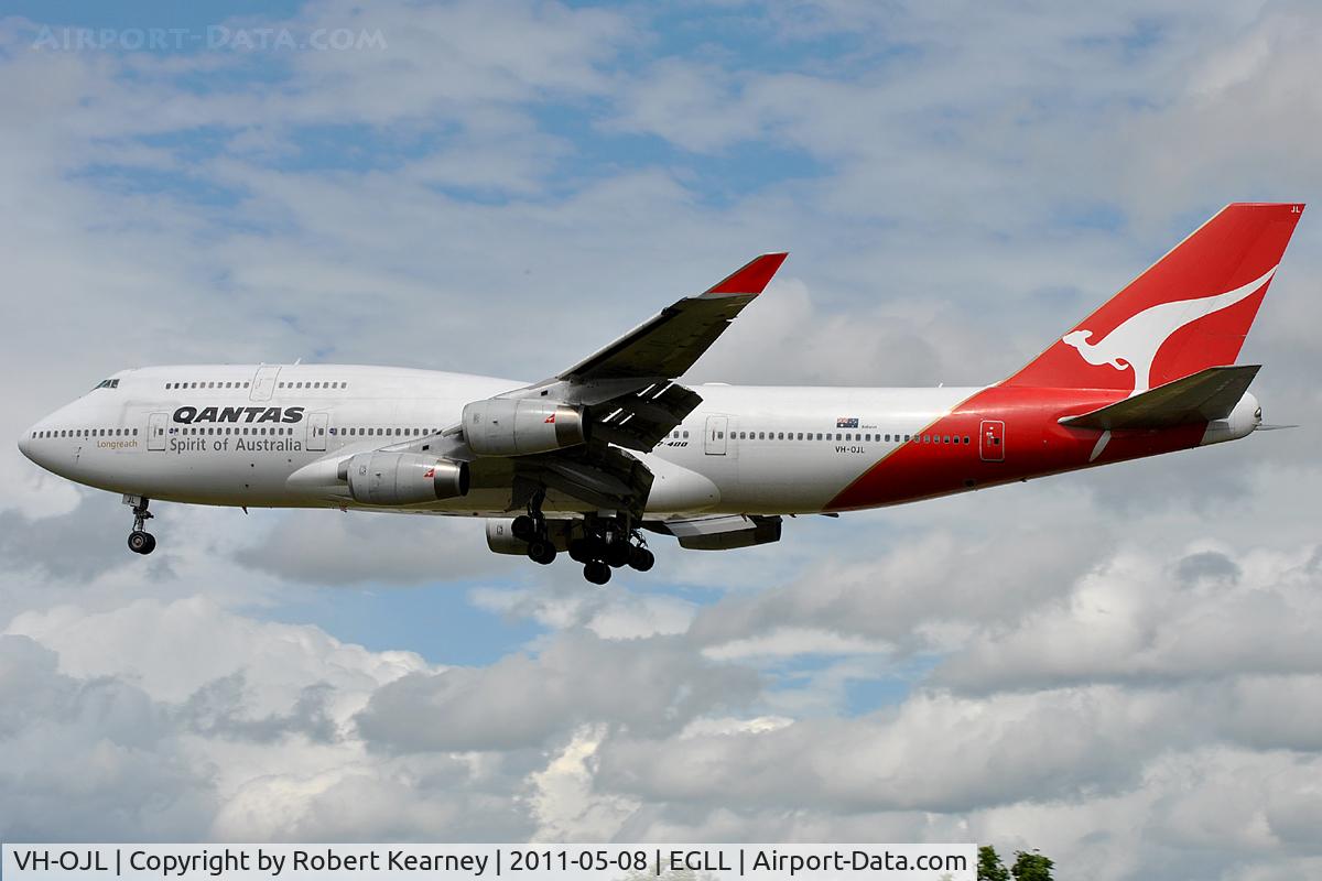 VH-OJL, 1991 Boeing 747-438 C/N 25151, Approaching r/w 27L