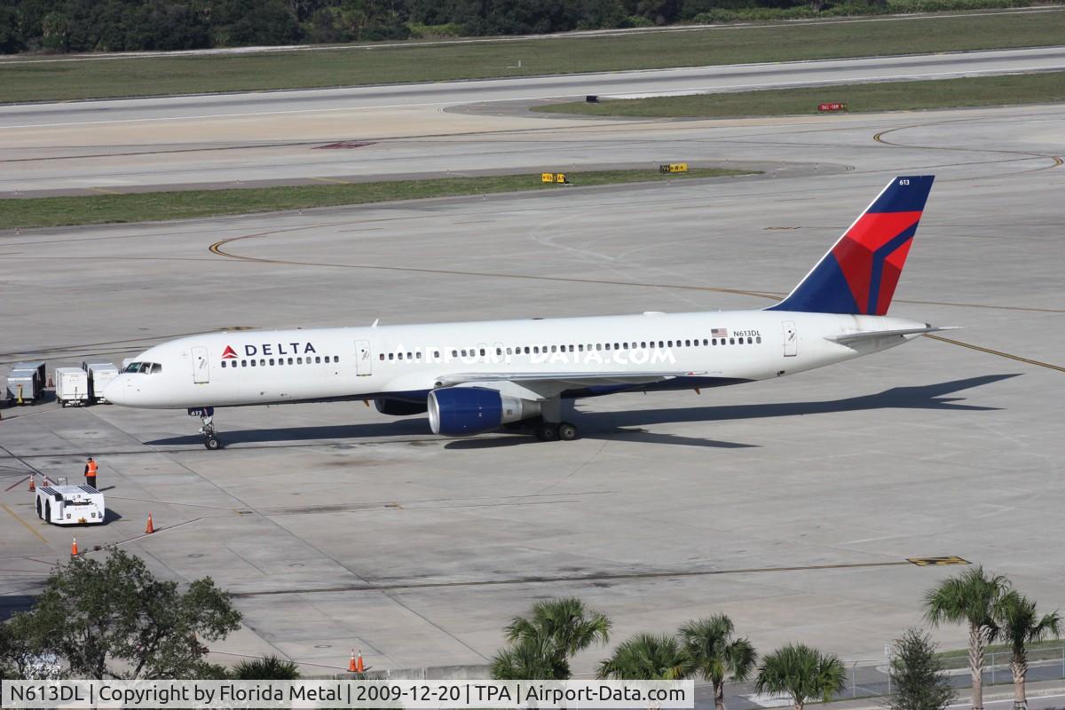 N613DL, 1985 Boeing 757-232 C/N 22820, Delta 757