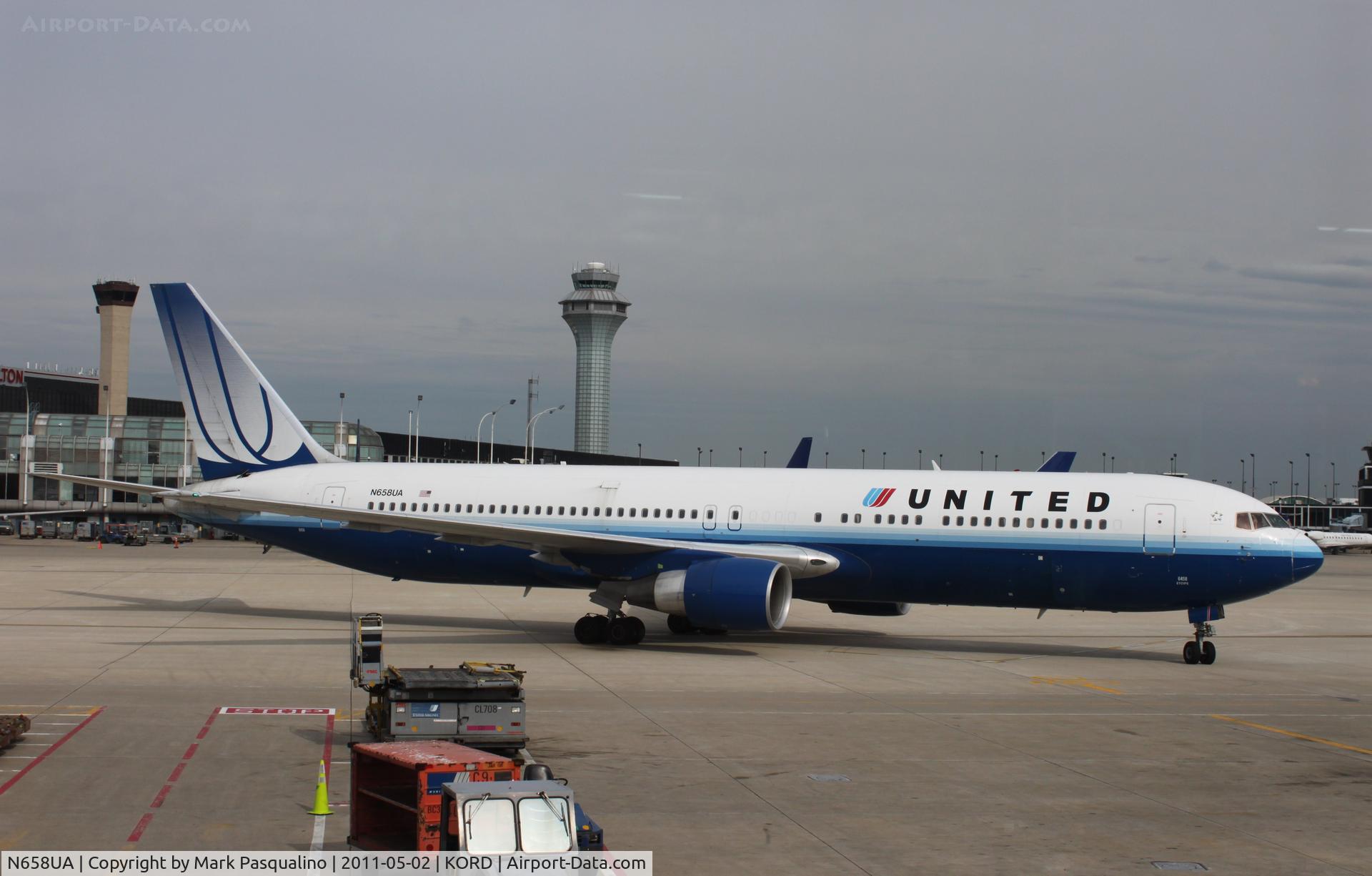 N658UA, 1993 Boeing 767-322 C/N 27113, Boeing 767-300