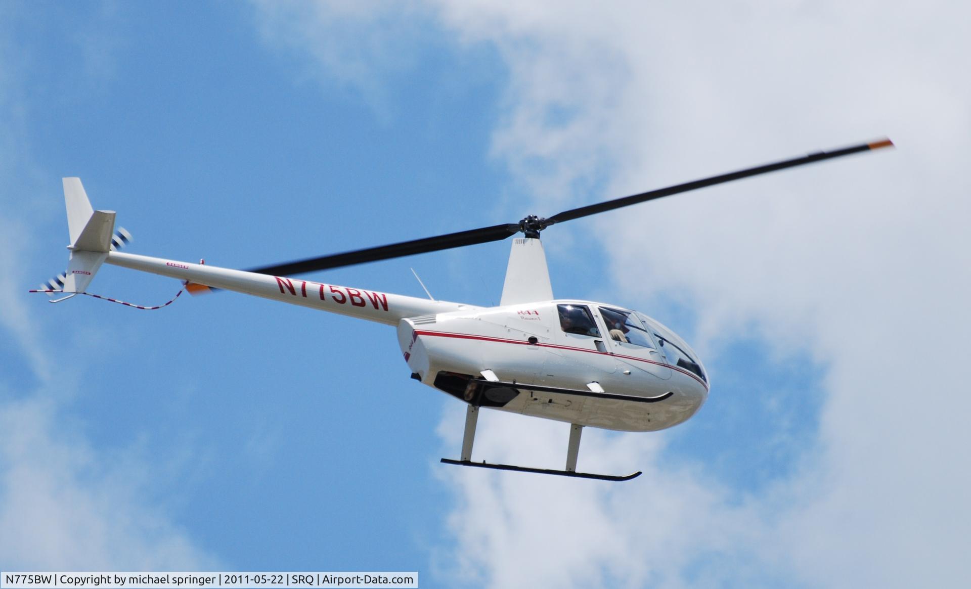 N775BW, 2008 Robinson R44 C/N 1868, north bound at 63 ave and hy 301 Bradenton FL
05-22-2011 1:43 pm