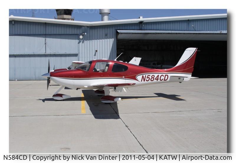 N584CD, 2005 Cirrus SR22 C/N 1652, On the Ramp at KATW.