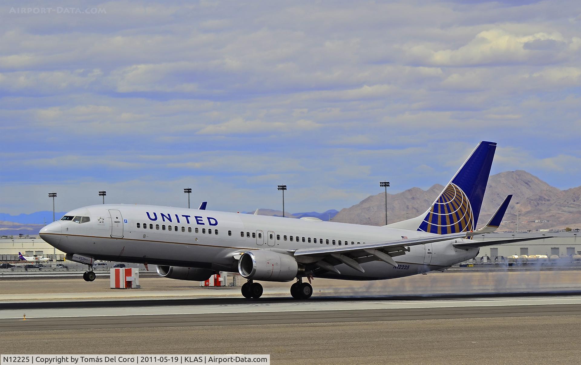 N12225, 1998 Boeing 737-824 C/N 28934, United Airlines Boeing 737-824 N12225 (cn 28934/168)

Las Vegas - McCarran International (LAS / KLAS)
USA - Nevada, May 19, 2011
Photo: Tomás Del Coro
