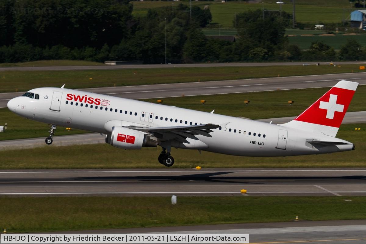 HB-IJO, 1997 Airbus A320-214 C/N 673, departing Zürich