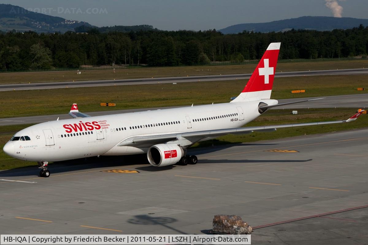 HB-IQA, 1998 Airbus A330-223 C/N 229, taxying to the gate